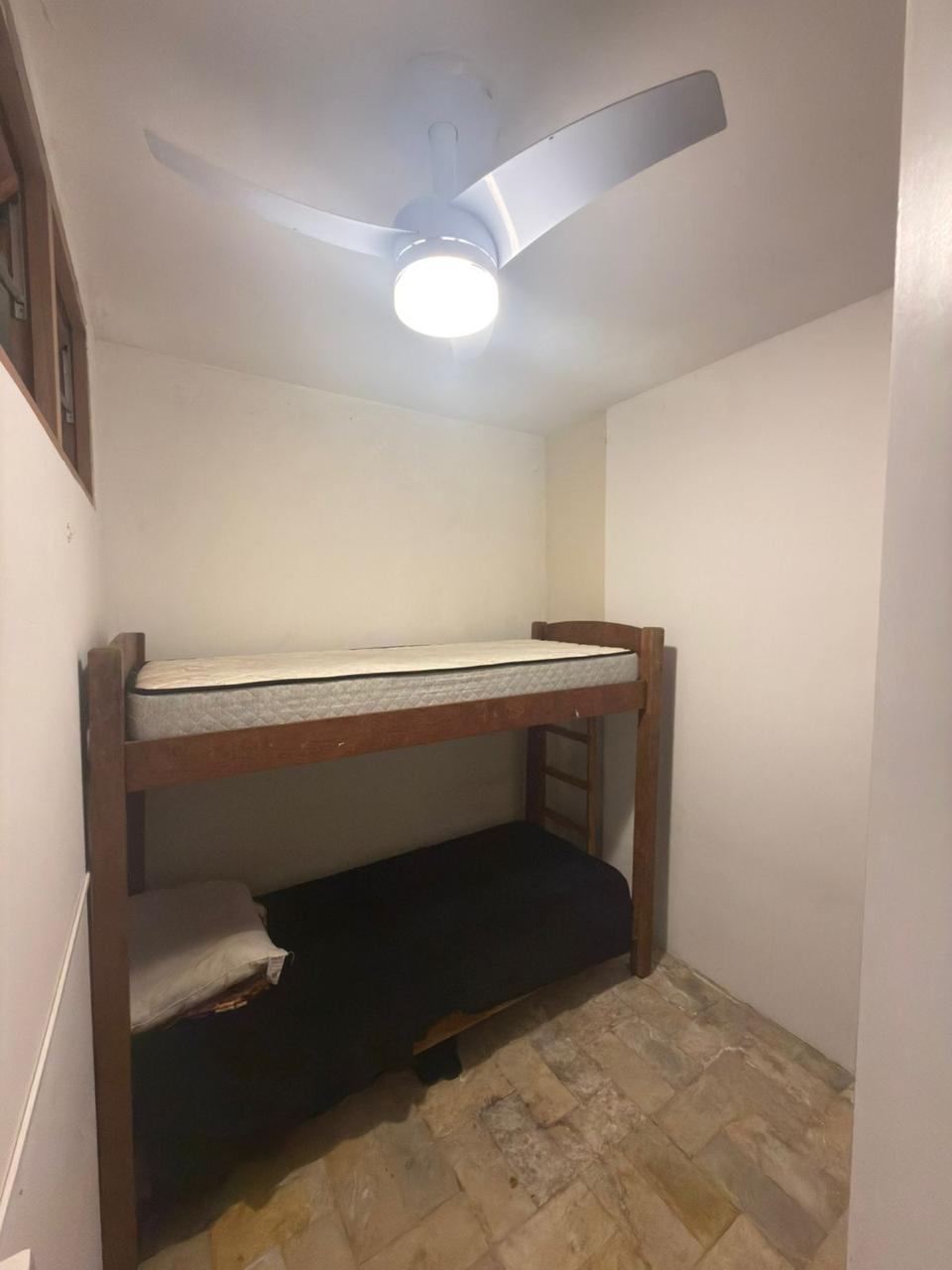Quarto TRI-02-03 — Trindade, Florianópolis, foto 3 de 3