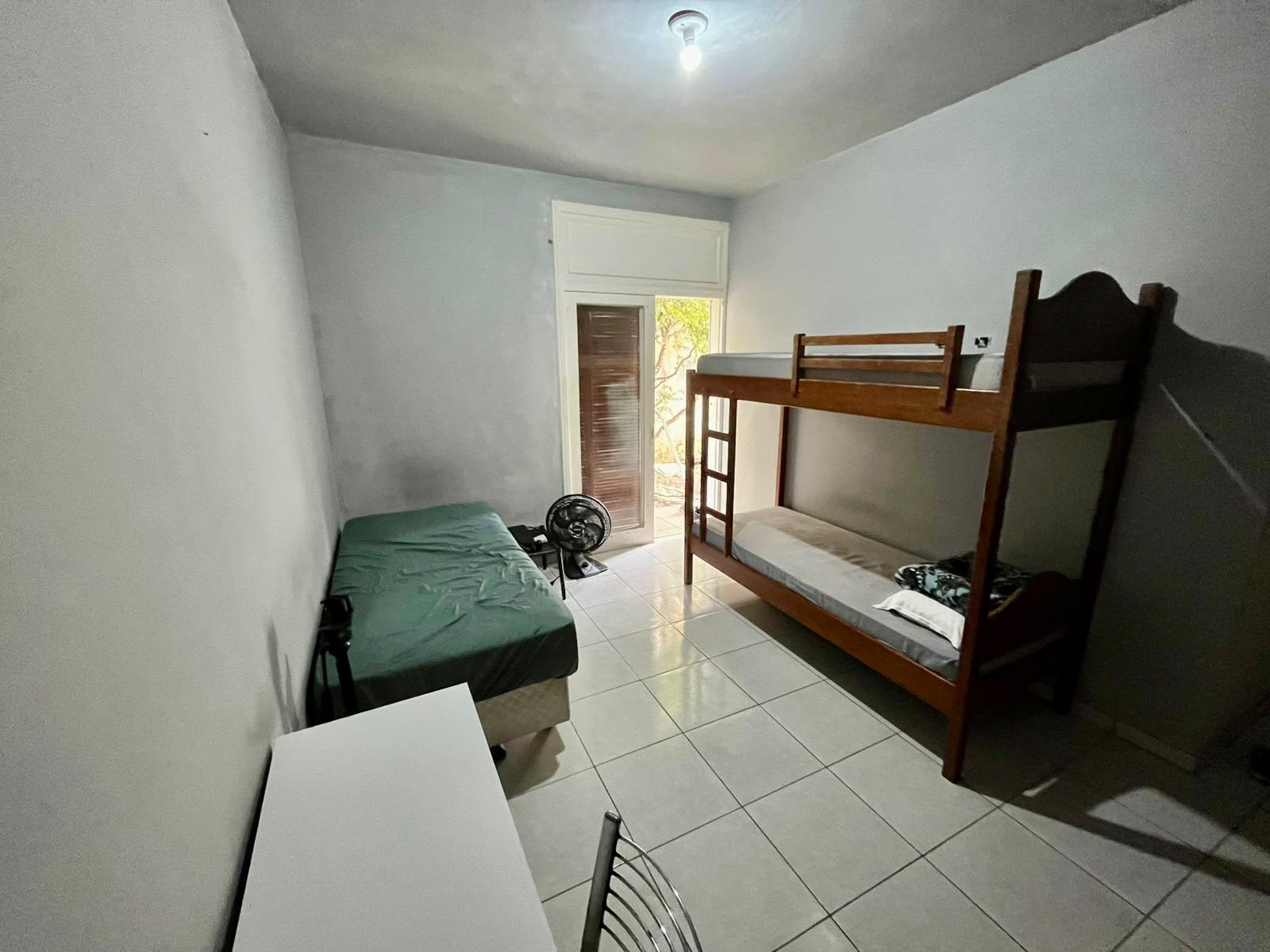 Quarto ITA-02-01 — Itacorubi, Florianópolis, foto 4 de 4