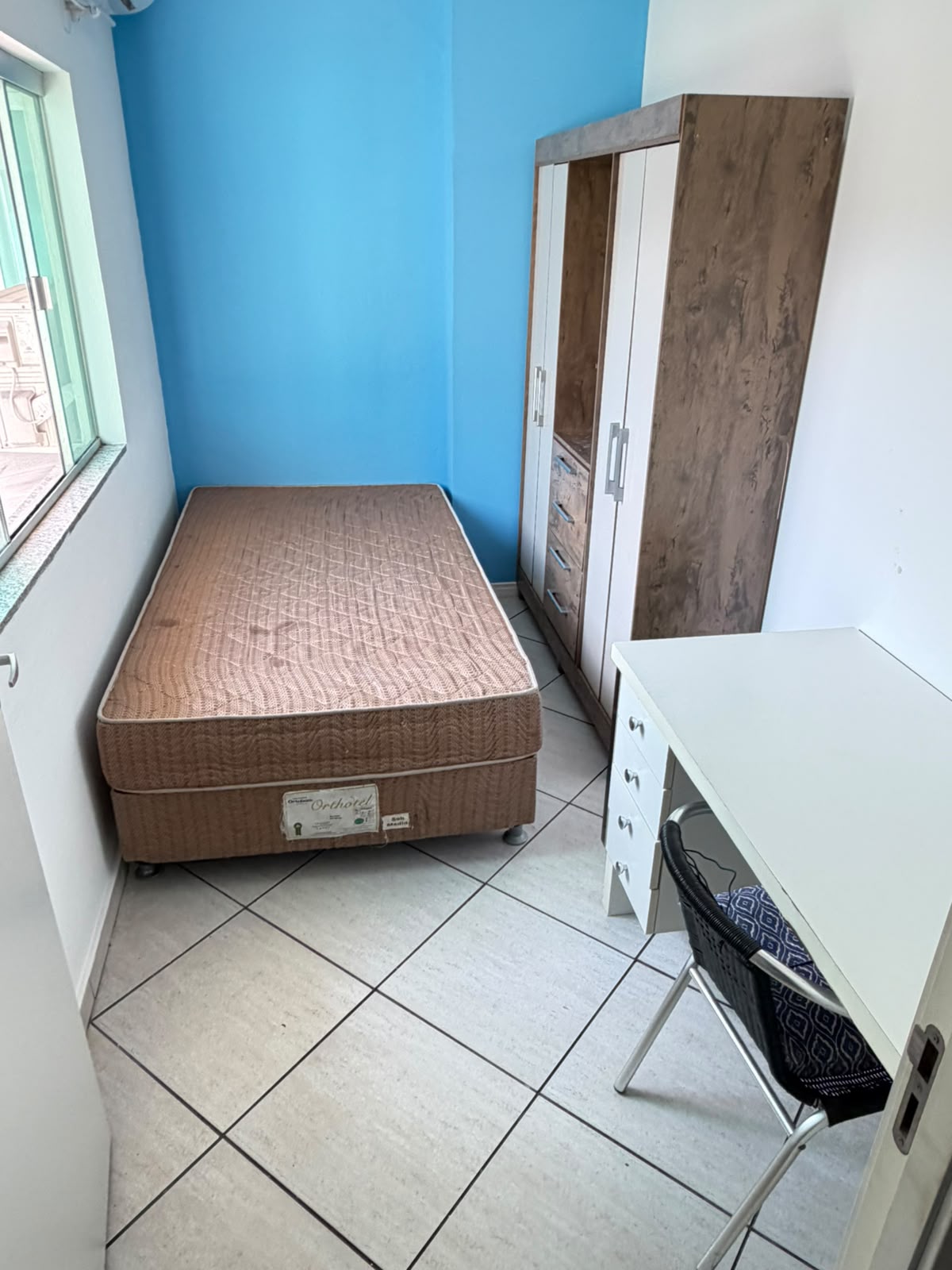 Quarto CEN-02-01 — Centro, Florianópolis